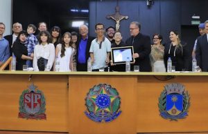 Homenagem ao programa ‘A Hora do Leite’ ressalta importância do jornalismo e da prestação de serviços