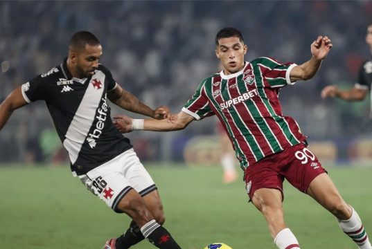 Vasco vence Fluminense de virada pela Copa do Brasil. Finalistas saem no domingo.