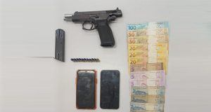 Homem é preso com pistola 9 mm após abordagem da Polícia Militar na Manoel de Abreu