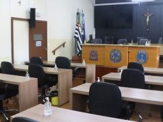 Programas educativos e uso de praças serão discutidos pela Câmara nesta terça-feira (27)