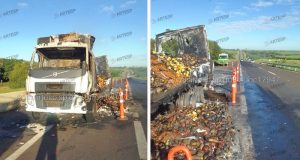 Na madrugada caminhão que transportava frutas sofre pane e fogo se alastra destruindo o veículo