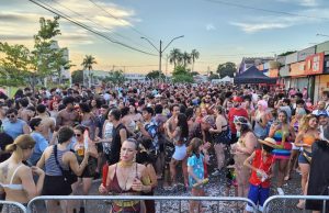 Prefeitura muda regra do jogo e autoriza o acesso de “cooler” no seu carnaval de rua