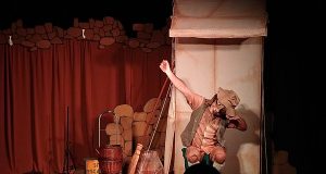 ‘O Ovo de Dinossauro’ estreia temporada no Museu do Boneco neste final de semana