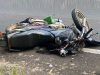 Motociclista morre na SP-215, após bater na traseira de caminhão que transportava carga de areia