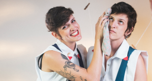 Irmãs Cola levam malabarismo contemporâneo e bom humor ao palco em Araraquara