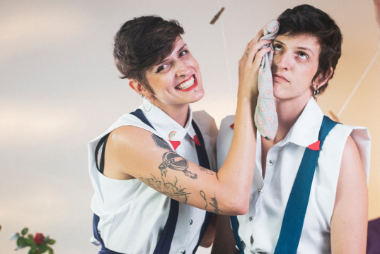 Irmãs Cola levam malabarismo contemporâneo e bom humor ao palco em Araraquara