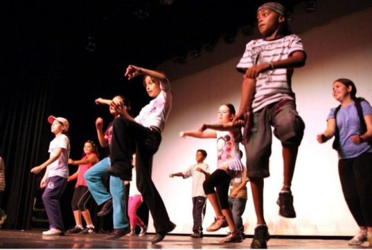 Cultura busca profissionais para Oficinas Culturais de Ballet, Breaking, Sapateado e Trança