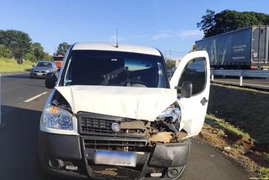 Com trânsito lento na Rodovia Washington são registrados dois engavetamentos nesta segunda-feira