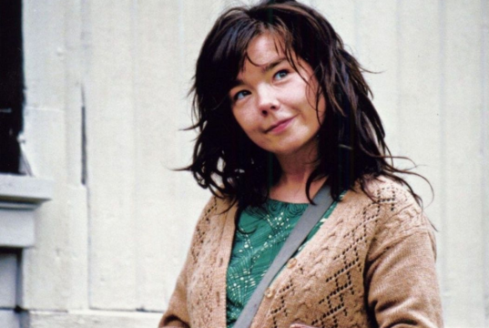 Mostra Lars von Trier exibe “Dançando no Escuro” no Sesc Araraquara