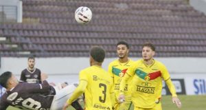Gol de bicicleta de Alisson derrota Brusque e faz Ferroviária encostar no G8 da Série C do Brasileiro