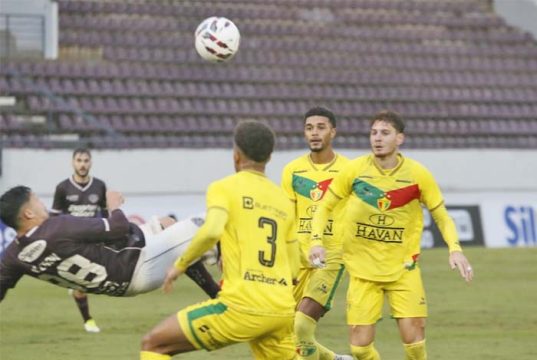 Gol de bicicleta de Alisson derrota Brusque e faz Ferroviária encostar no G8 da Série C do Brasileiro