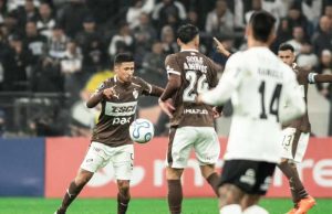 Corinthians perde para o Platense mas se classifica como primeiro do grupo na Libertadores