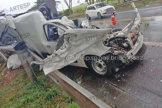 Duas pessoas morrem em acidente ocorrido neste sábado na SP-323 em Monte Alto