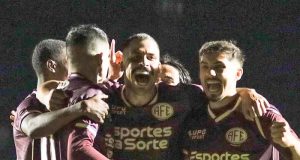 Em jogo com 68 pagantes, Ferroviária vence o Barra (SC) e entra no G8 do Brasileiro da Série C