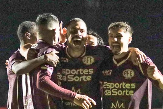 Em jogo com 68 pagantes, Ferroviária vence o Barra (SC) e entra no G8 do Brasileiro da Série C