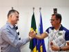 Prefeito Lapena recebe atleta araraquarense após conquista histórica no Mundial de Beach Tennis