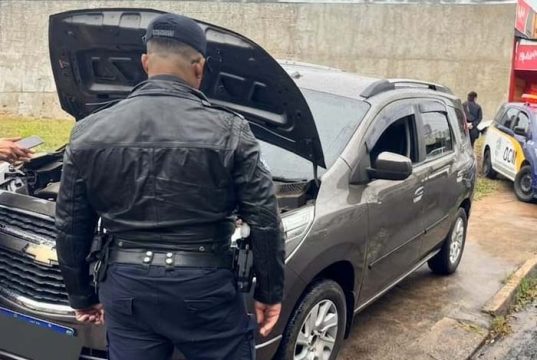 Carro furtado em Ribeirão Preto com placas de São Paulo é recuperado pela CGM em Araraquara