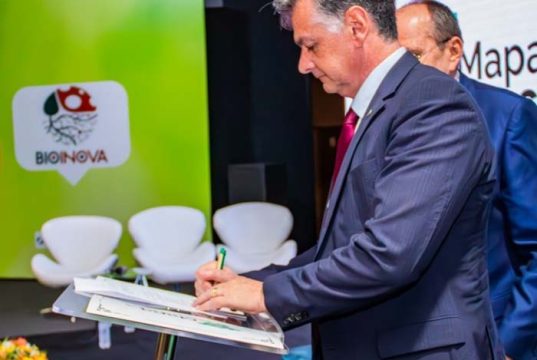 Mapa firma Protocolo de Intenções para fortalecer com a Secretaria de Agricultura a inovação da pecuária