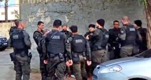 Em operação nesta quarta-feira agentes da Dise cumprem mandados de busca e apreensão de drogas