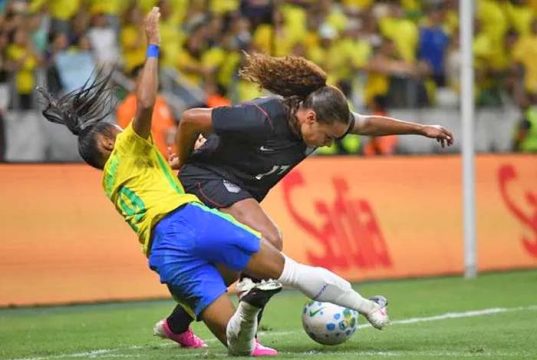 Em jogo preparatório para o Mundial de 2027 no Brasil, seleção feminina perde para os Estados Unidos
