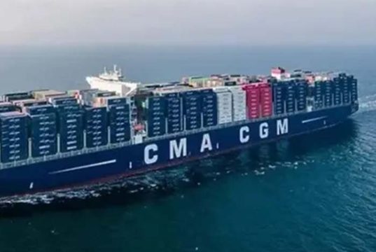 Canavieiros comemoram o primeiro abastecimento de navio porta-contêineres com etanol neste dia 10
