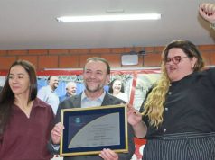 Edinho recebe Diploma de Honra ao Mérito por enfrentamento à pandemia e legado em Araraquara