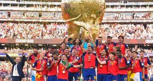 Seleção da Espanha vence Argentina de Messi na prorrogação e se torna bicampeã do mundo