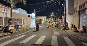 Jovem morre após ser baleado em festa cigana em distrito de Rio Claro. Suspeitos fogem e são presos em Araraquara.