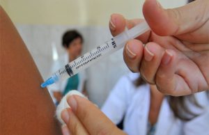 Vacinação contra a gripe será realizada na Praça Santa Cruz neste sábado (25)
