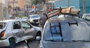 Acidente no centro antigo de Araraquara na manhã desta segunda, deixa duas mulheres feridas