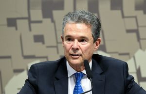 Ministro André de Paula reunido com produtores de cana em sua visita à Paraíba nesta segunda