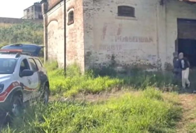 Barracao 04