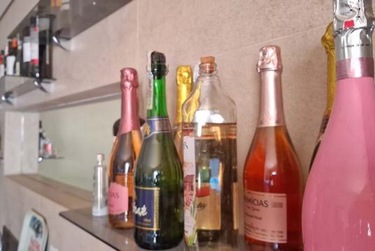 Projeto que trata do descarte de garrafas de vidro de bebidas alcoólicas será votado na Câmara nesta terça