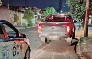 Na madrugada, com o som alto, motorista é barrado e multado por guardas municipais em Araraquara