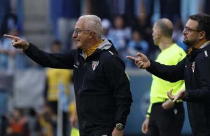 São Paulo perde para o Grêmio e situação de Dorival Jr fica complicada no Campeonato Brasileiro