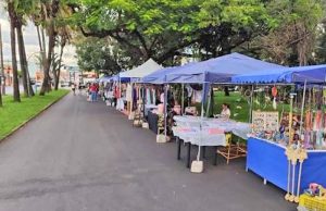 Feira Municipal de Economia Criativa e Solidária reúne 60 expositores neste sábado (12)