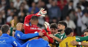 Palmeiras vence a LDU na disputa por pênaltis e o Corinthians perde para o Estudiantes na Libertadores