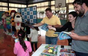 ‘Adote um Livro’ incentiva a leitura entre alunos da rede pública de Araraquara