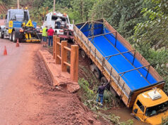Motorista perde o controle de direção e cai com caminhão em rio que liga Guariba e Motuca