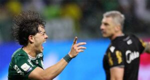 Palmeiras humilha o Corinthians neste domingo, vence por 4 a 1 e segue na cola do Flamengo