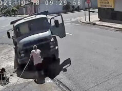 Motorista de caminhão bêbado e com CNH suspensa atropela idosa e criança que estavam na calçada de casa